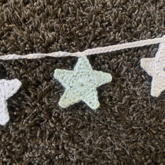 Crochet Star Garland - Picture 5 of 7
